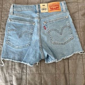 Levi high rise hypersoft short